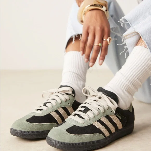 Adidas Samba Sneakers - Picture 2 of 10